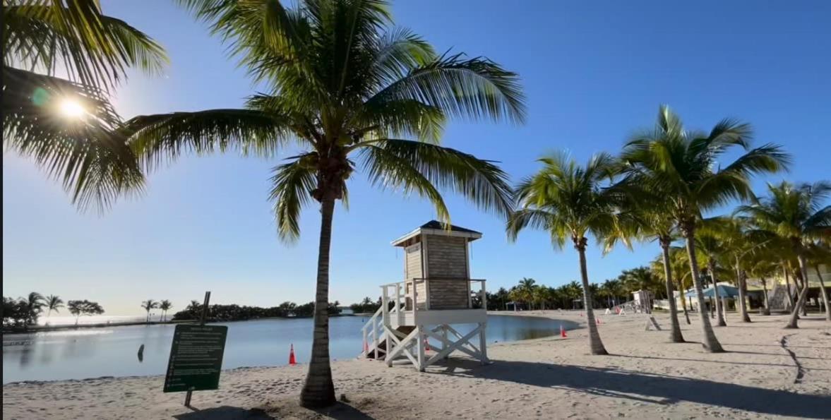 Vacay Spot Experience Luna Sky! 65" Tv Bar, Bbq, Shower Massage Jets, Music, Go To Fl Keys Homestead Εξωτερικό φωτογραφία
