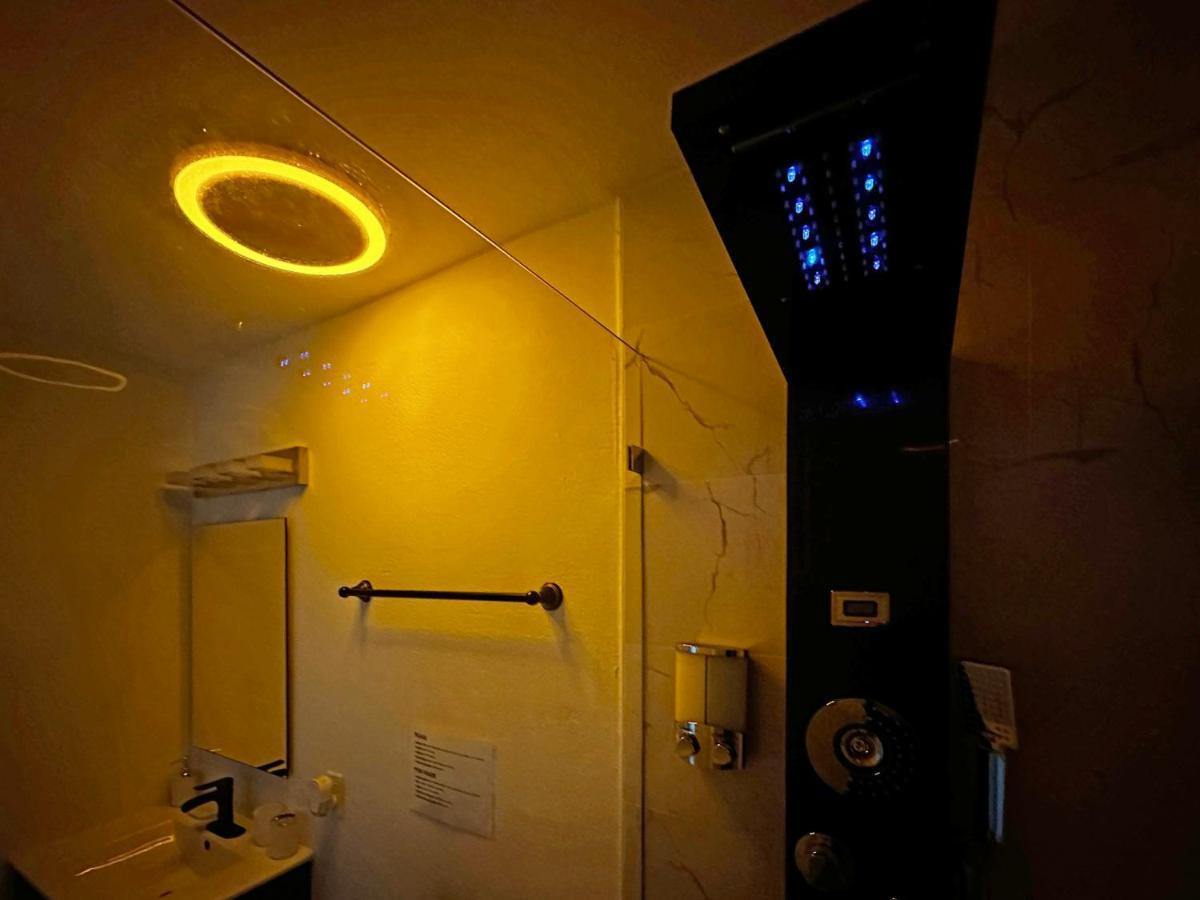 Vacay Spot Experience Luna Sky! 65" Tv Bar, Bbq, Shower Massage Jets, Music, Go To Fl Keys Homestead Εξωτερικό φωτογραφία